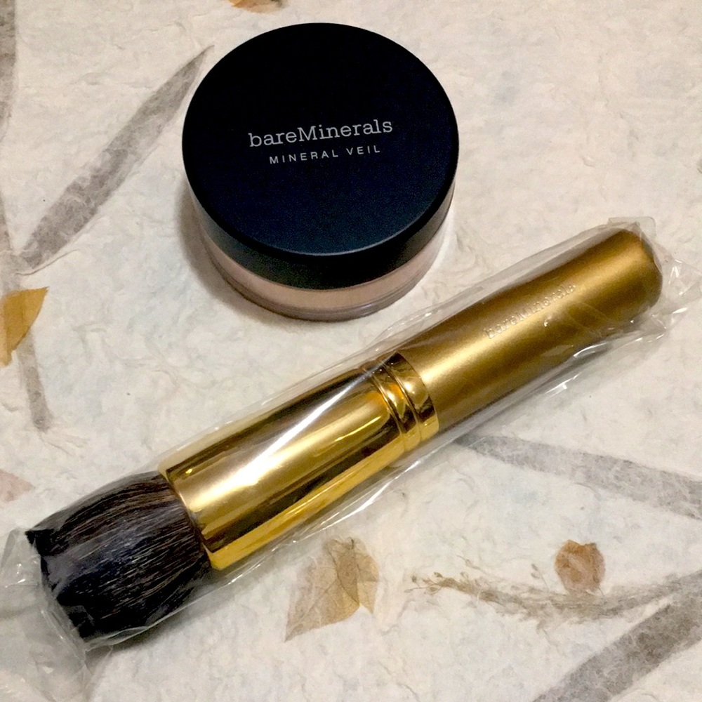Full size BareMinerals mineral veil and Heavenly face brush.